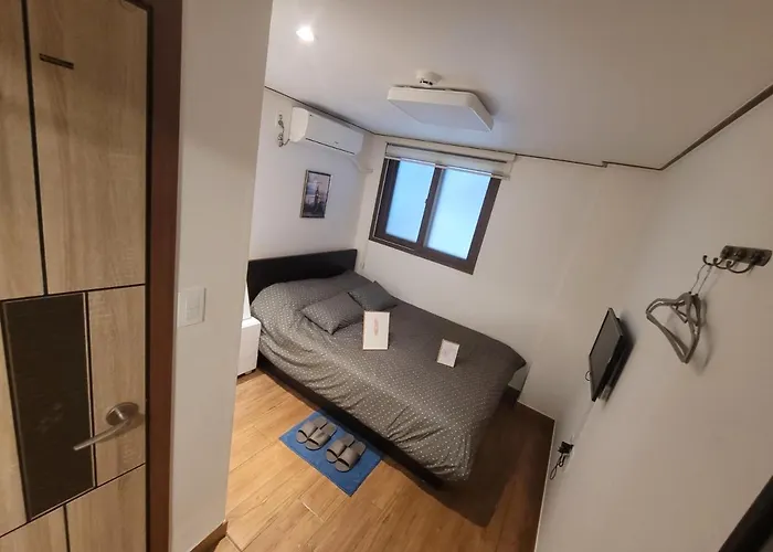 Hostal Olive Myeongdong *