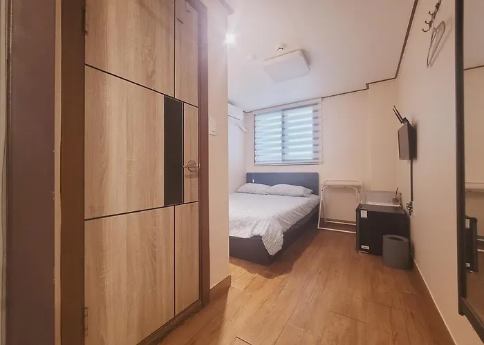 Hostal Olive Myeongdong *