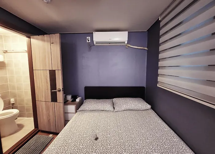 Hostal Olive Myeongdong *